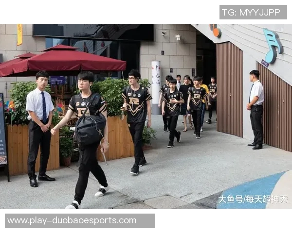 分析英雄联盟IG战队进攻策略的得失与反思