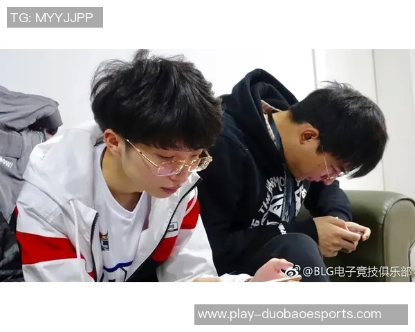 电竞比分分析和平精英赛事中BLG灵活性引发的热议与争议探讨 电竞比分分析和平精英赛事中BLG灵活性引发的热议与争议探讨